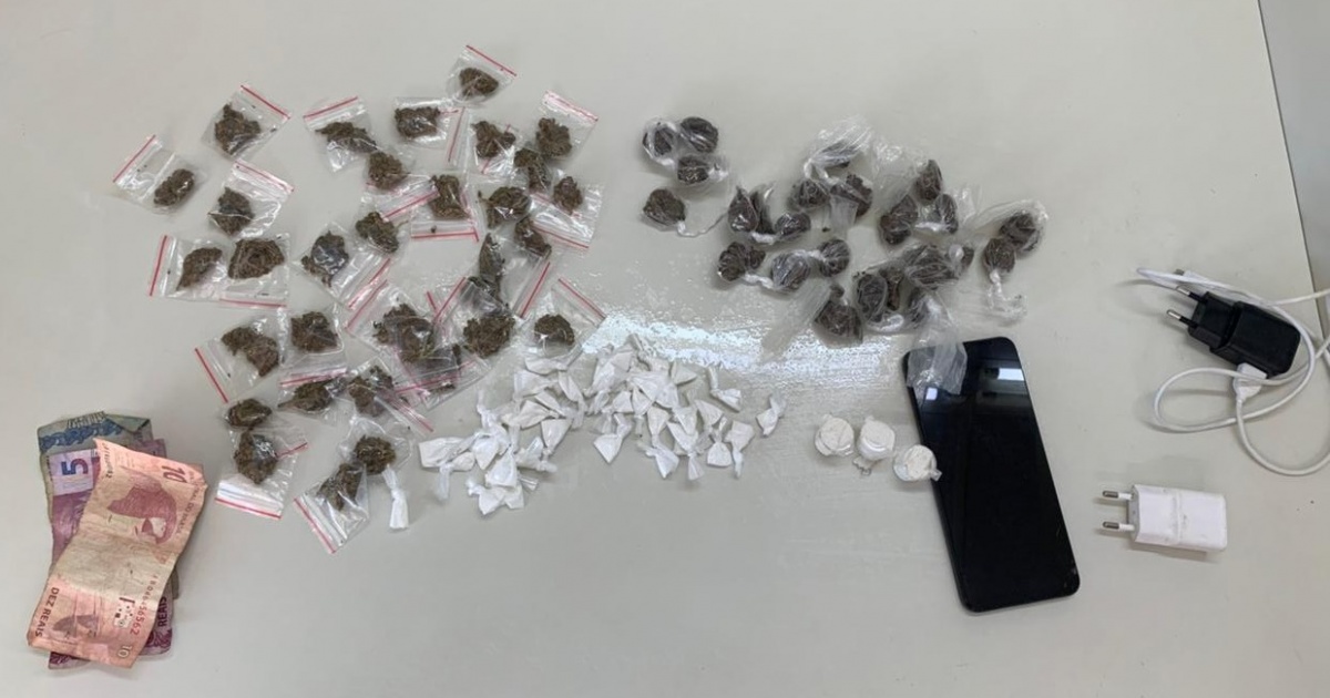 PM prende suspeito por tráfico de drogas em Pirajá, em Salvador