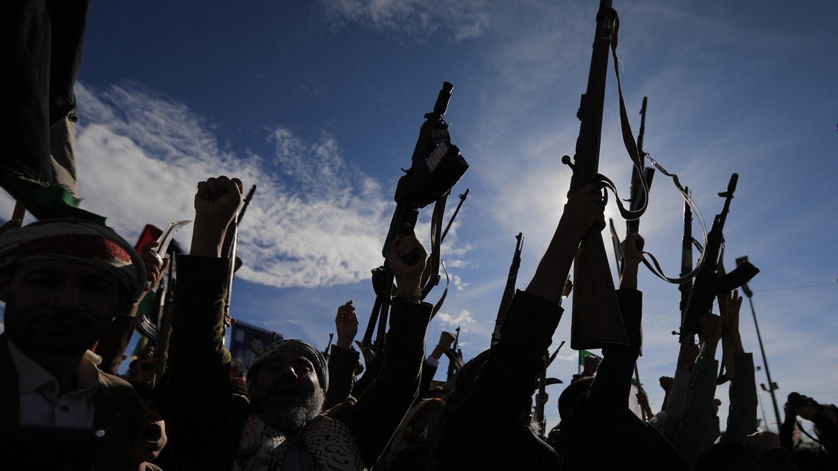 Mar Vermelho: como a ofensiva Houthi ameaça rota alternativa do petróleo global