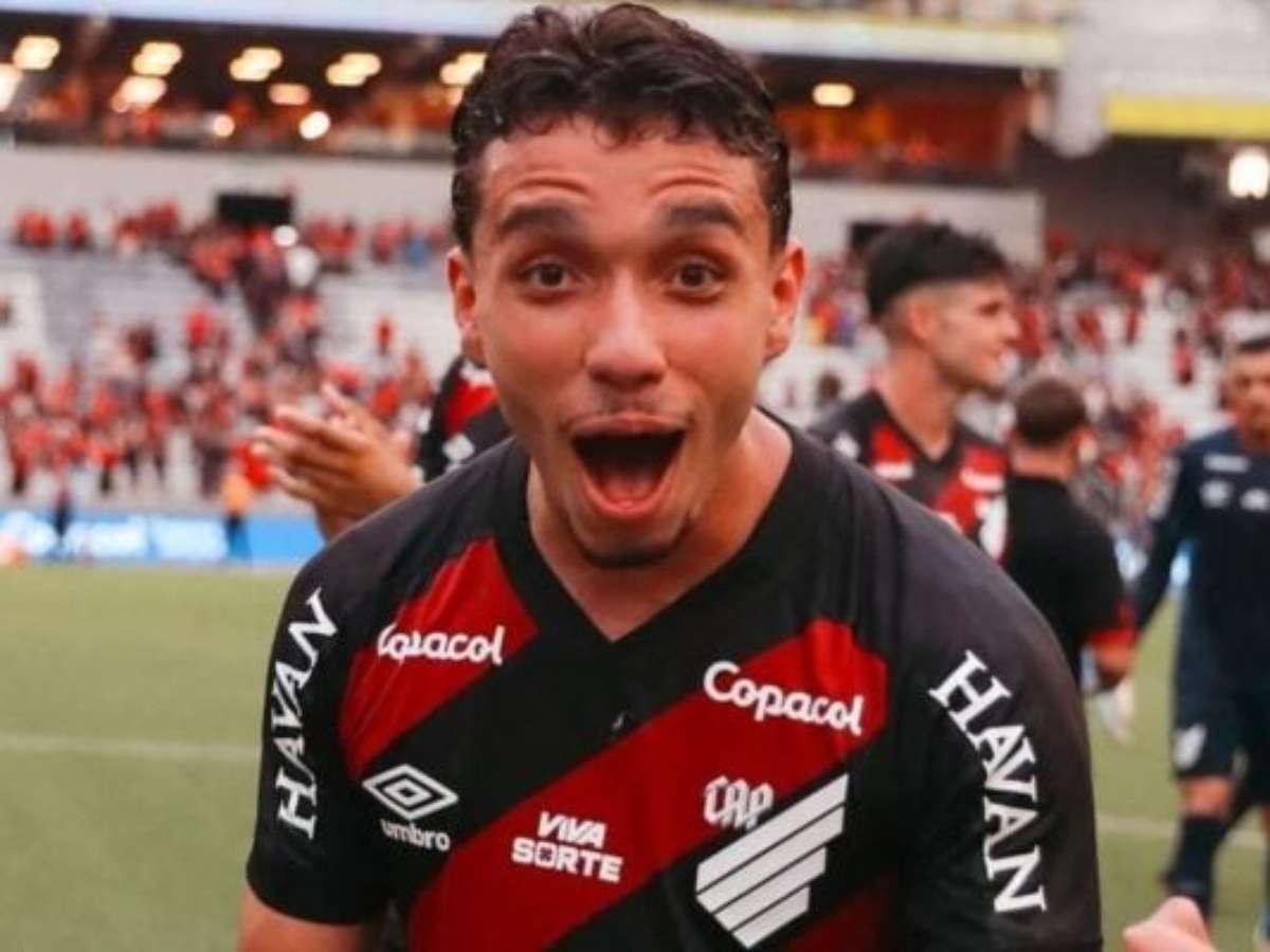 Atacante do Athletico é internado e fica fora da partida contra o Botafogo