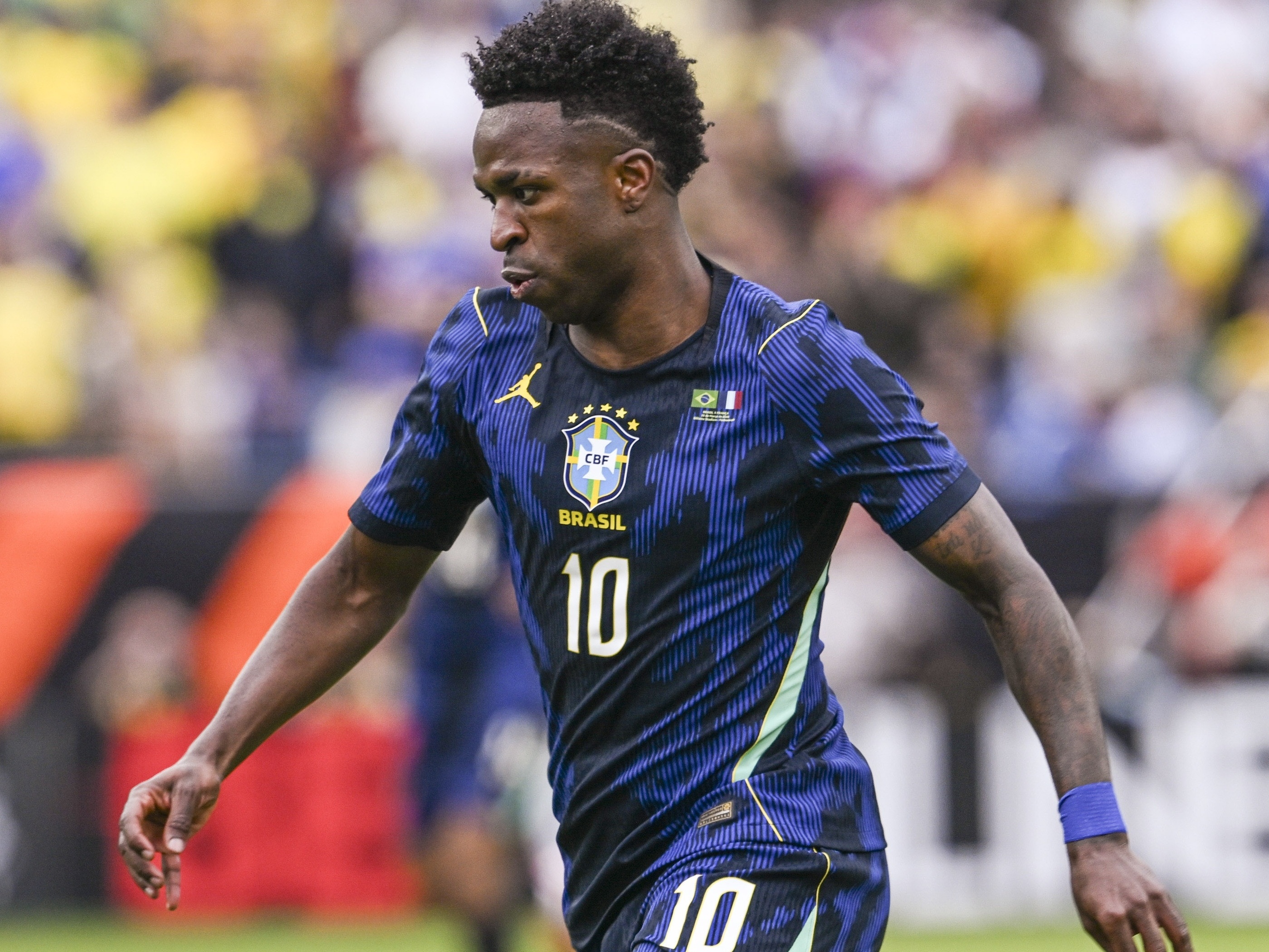 Com Vini Jr. 'de volta', Ancelotti muda time titular da seleção brasileira