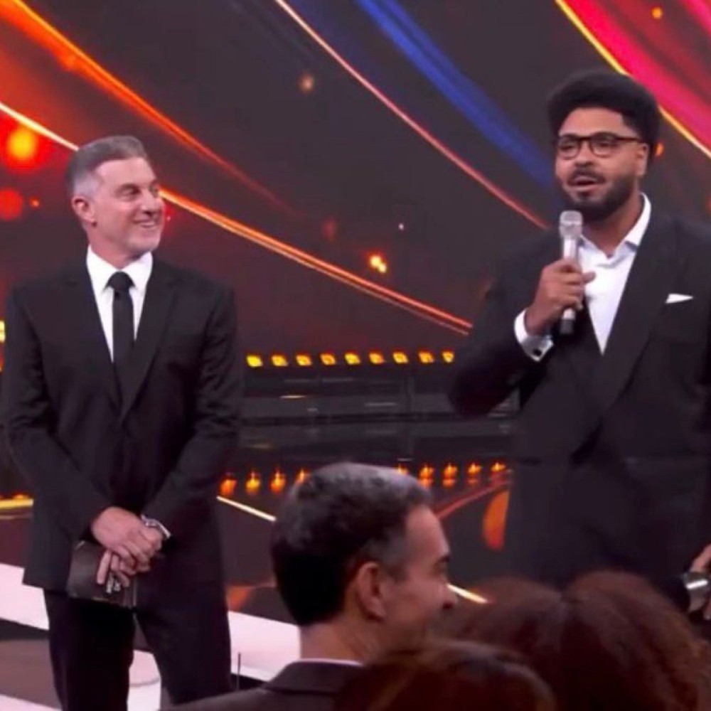 Em prêmio, Paulo Vieira faz piada com PowerPoint da GloboNews sobre Vorcaro