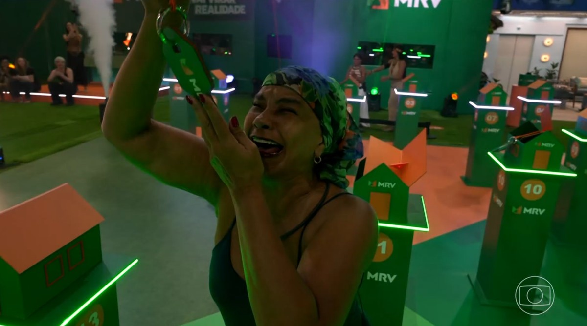 Após ganhar apartamento, parcial da enquete 'BBB 26' indica eliminação de Solange Couto; vote