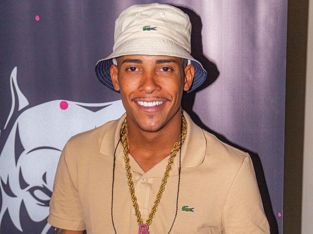 MC Poze é feito refém e perde R$ 2 milhões em assalto à sua casa