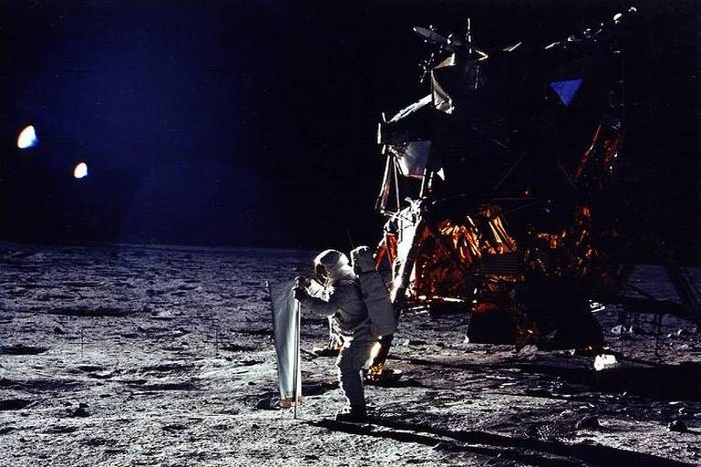 Brasileiros duvidam que homem foi à Lua, e fico incrédula