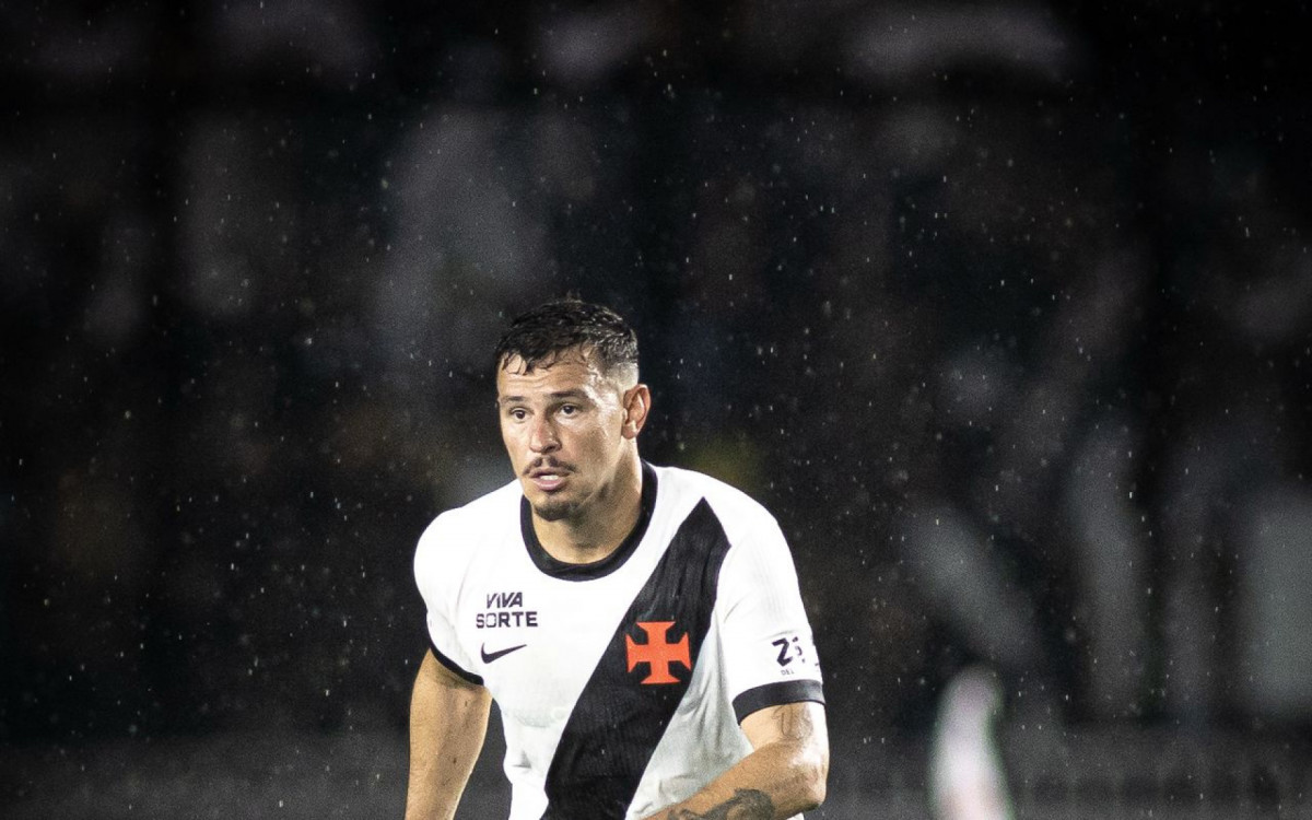 Em alta com Renato, Hugo Moura celebra momento e projeta futuro no Vasco