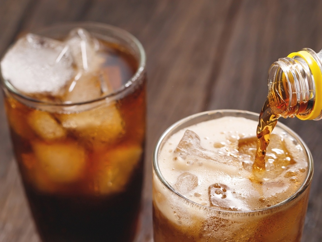 Não é só ganho de peso: bebidas açucaradas aumentam risco de demência