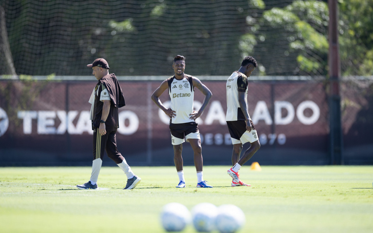 Flamengo não relaciona Bruno Henrique e vai avaliar condição dos convocados