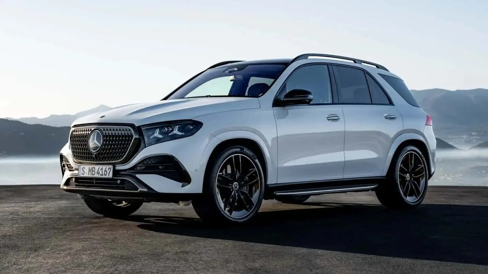 Novo Mercedes-Benz GLE 2027: design e detalhes do SUV revelados após lançamento no Brasil.