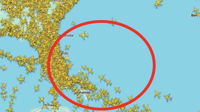 Aviões desviam do foguete Artemis 2 na Flórida; assista ao vídeo