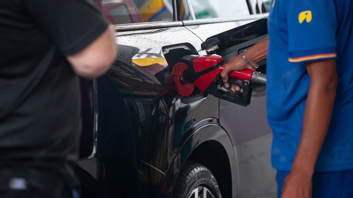 Abastecimento de combustíveis oscila e afeta serviços em 45% dos municípios gaúchos