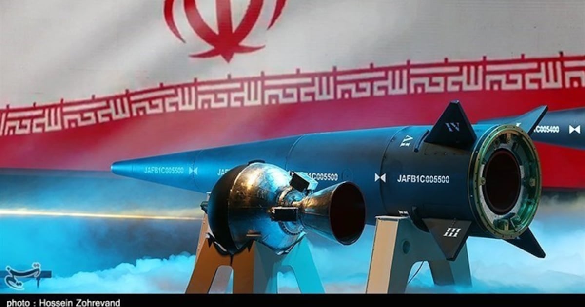 Míssil iraniano Houthi Shahed-23 em lançamento, desafio às defesas israelenses.