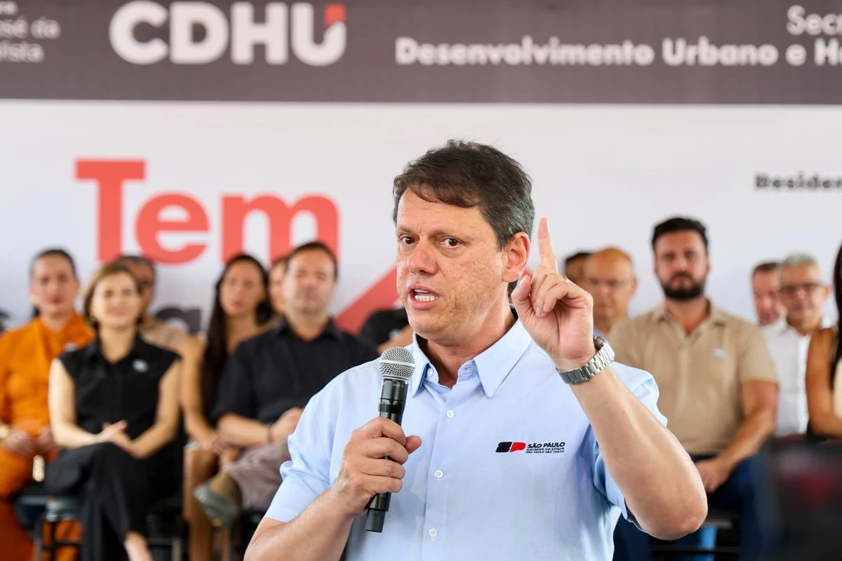 Tarcísio critica PT por querer compartilhar paternidade de obras em SP