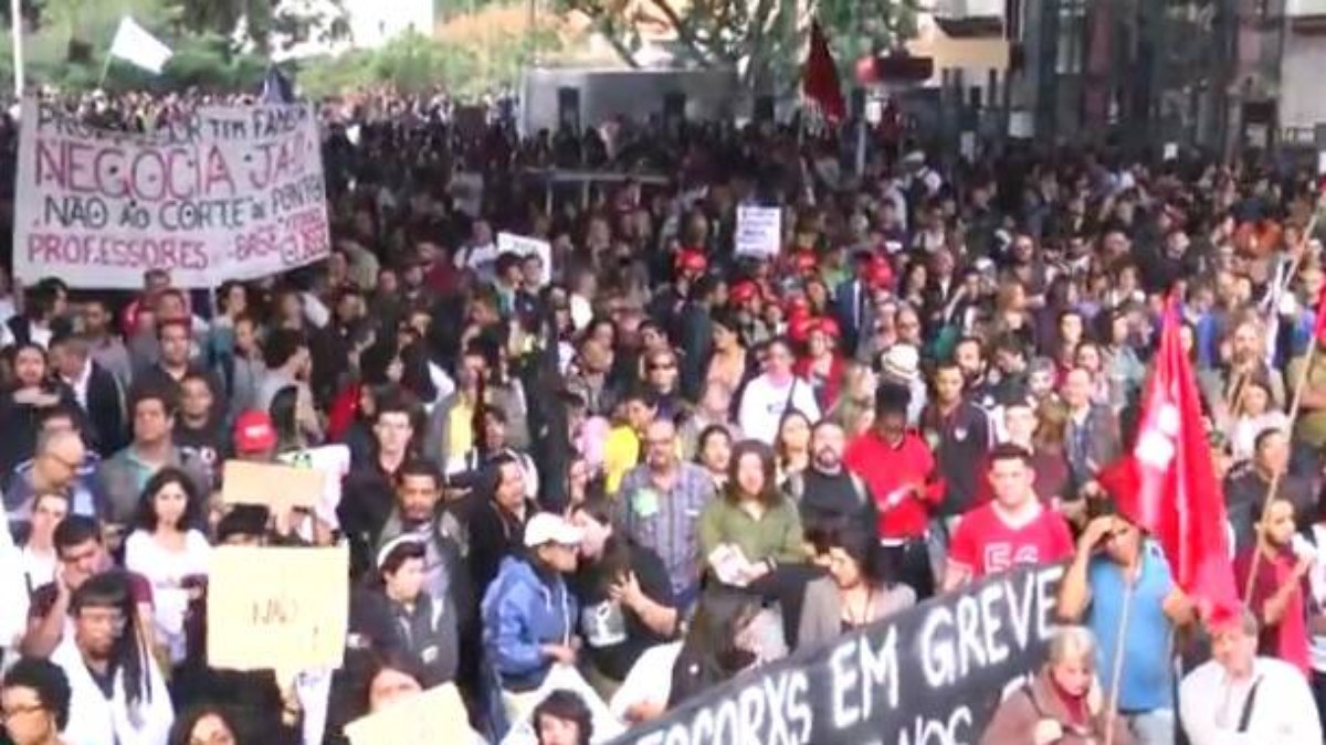 Apeoesp convoca professores para greve nesta quinta e sexta