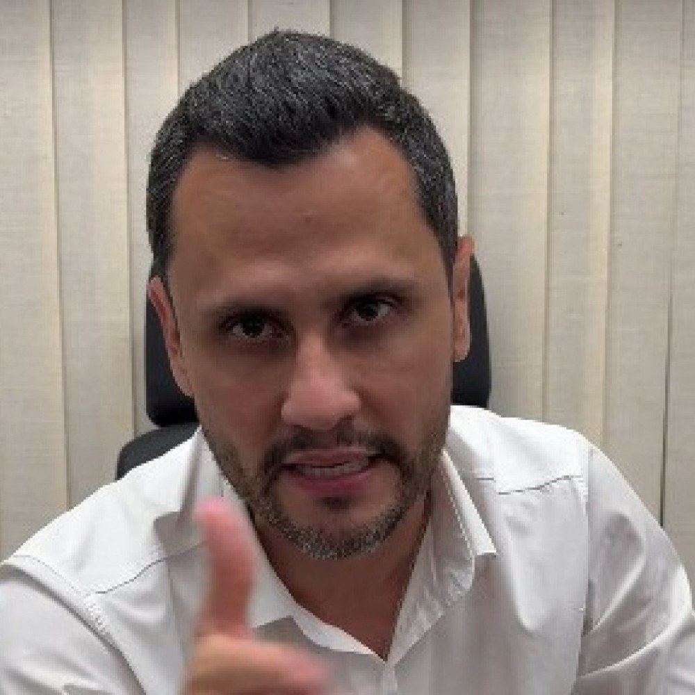 Cleitinho quer 'literalmente' explodir todos os partidos: 'Inclusive o meu'