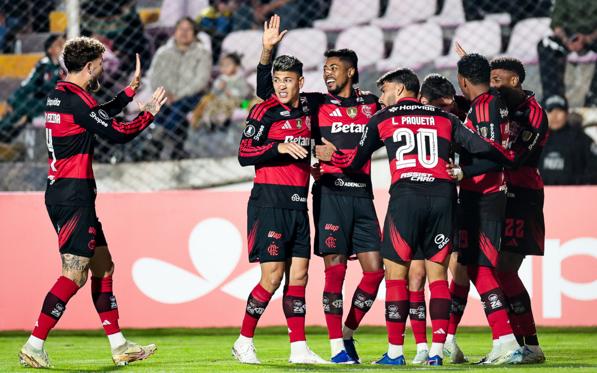 Atual campeão, Flamengo bate o Cusco e estreia com vitória na Libertadores