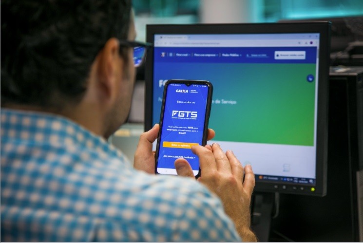 Fazenda avalia permitir uso de 20% do saldo do FGTS como garantia para crédito consignado