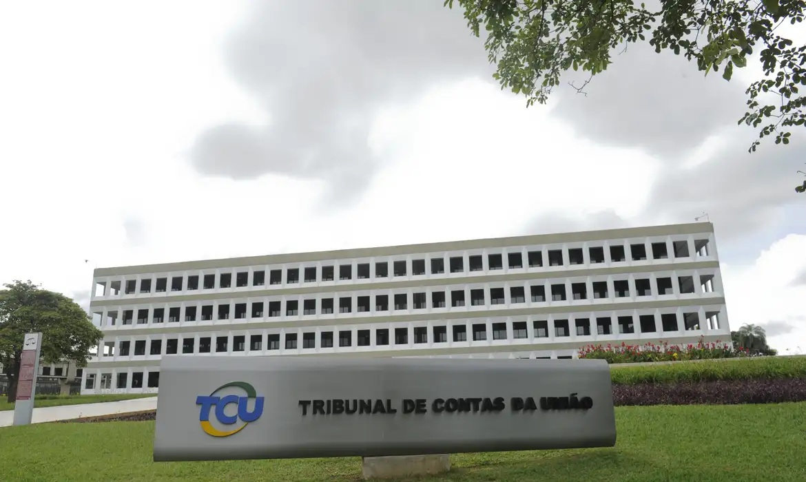 Comissão da Câmara aprova 7 candidatos ao TCU; decisão será em votação secreta