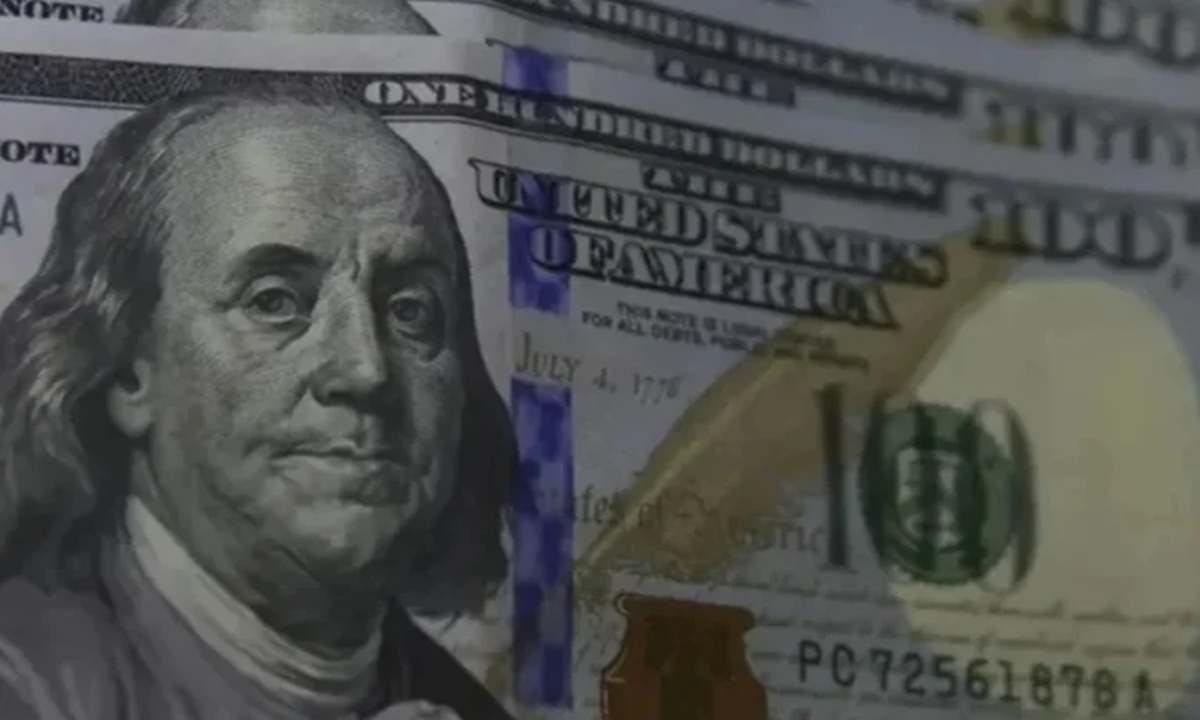 Dólar cai e fecha a R$ 4,99, no menor valor em mais de dois anos