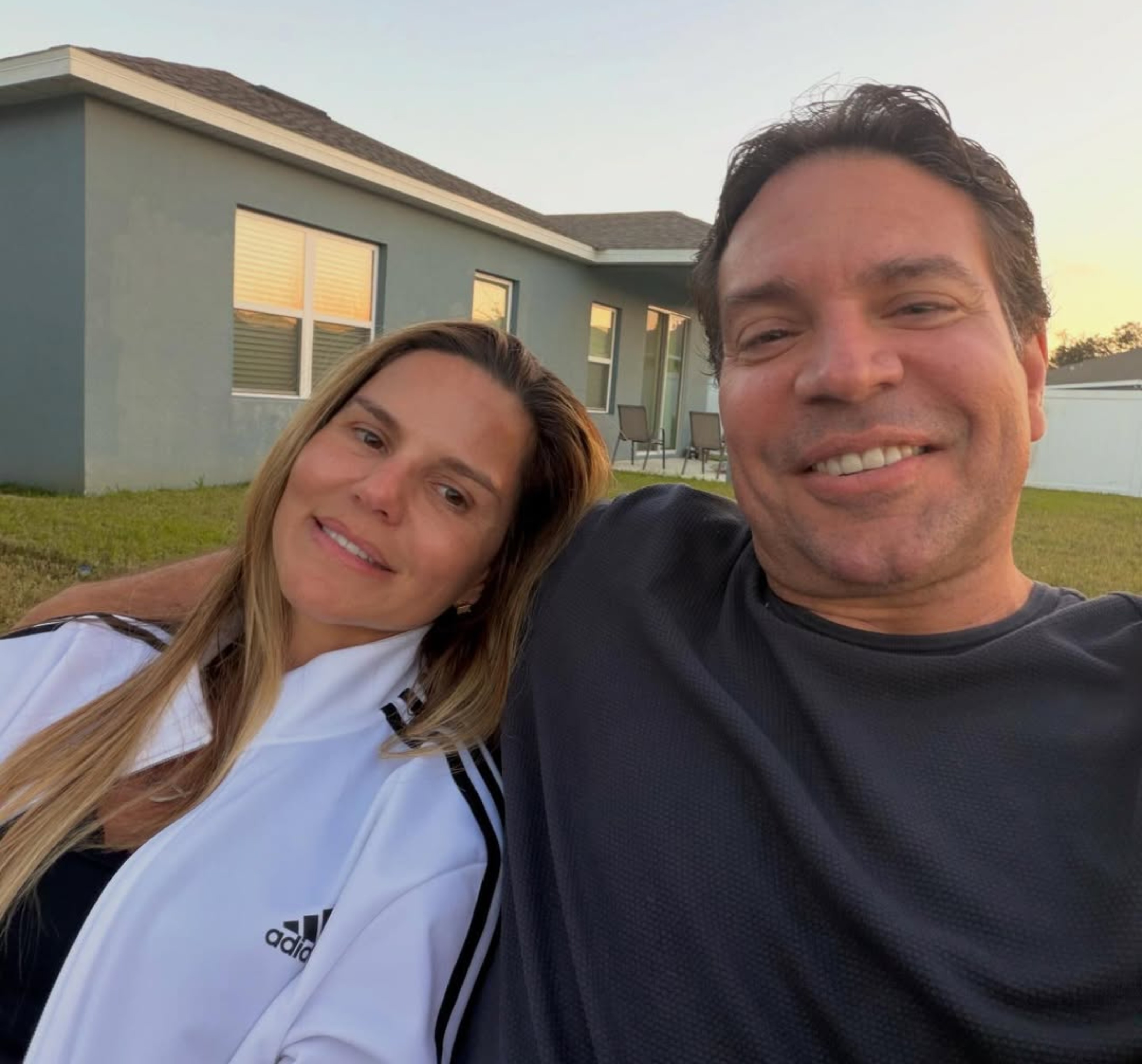 Esposa de Ramagem segue em férias após ir aos EUA