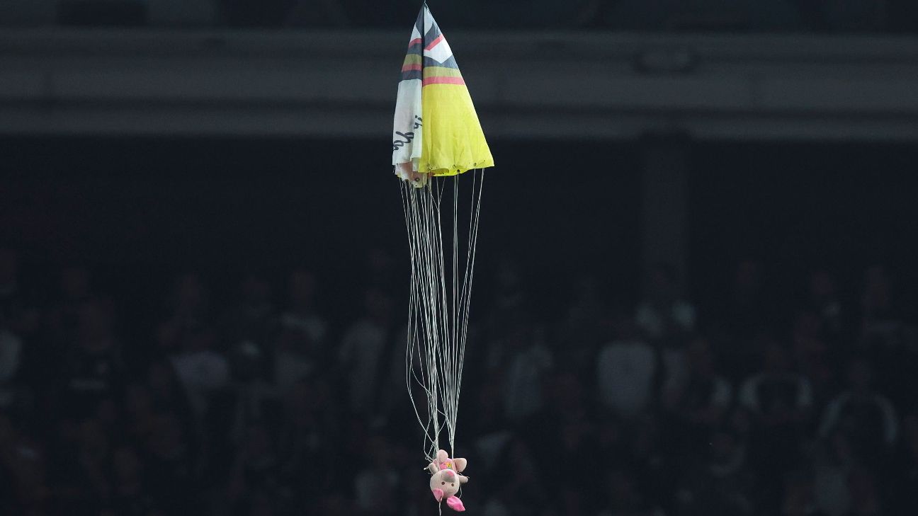 De gesto obsceno a porco em drone: STJD apresenta série de denúncias após Dérbi, e Corinthians pode perder até 10 mandos de campo