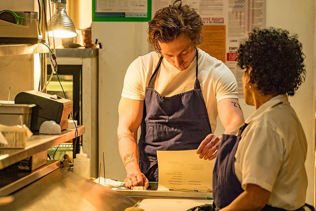 'O Urso' expõe verdades incômodas sobre rotina de cozinhas profissionais