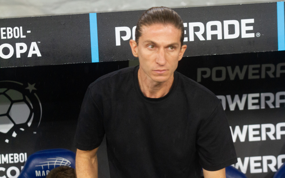 Filipe Luís rasga elogios a Carlo Ancelotti: 'O melhor que nos aconteceu'