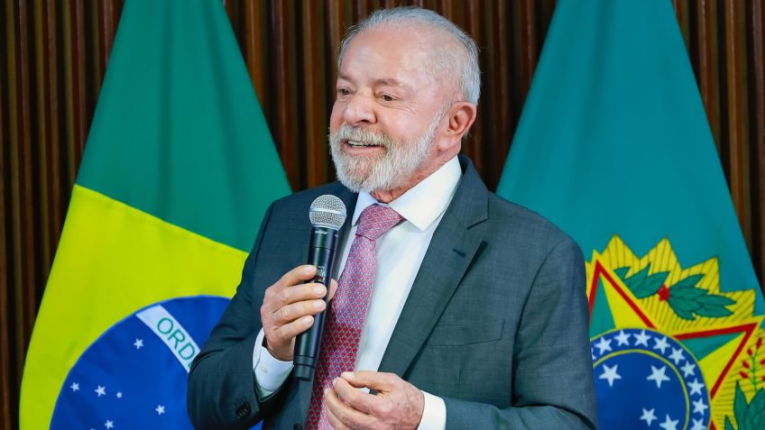Lula diz que “taxa das blusinhas” foi desnecessária e prepara pacote