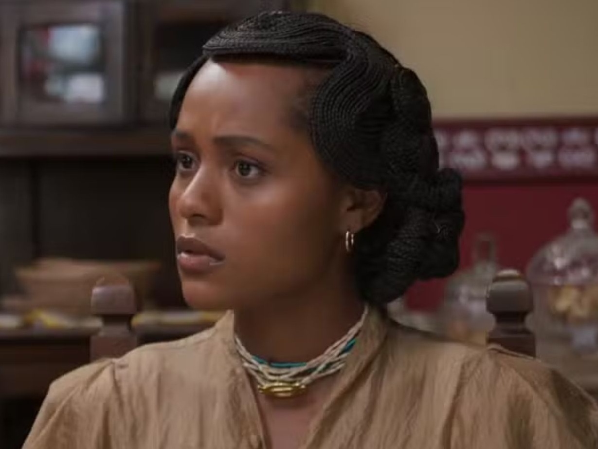 Alika recebe notícia e fica revoltada em A Nobreza do Amor