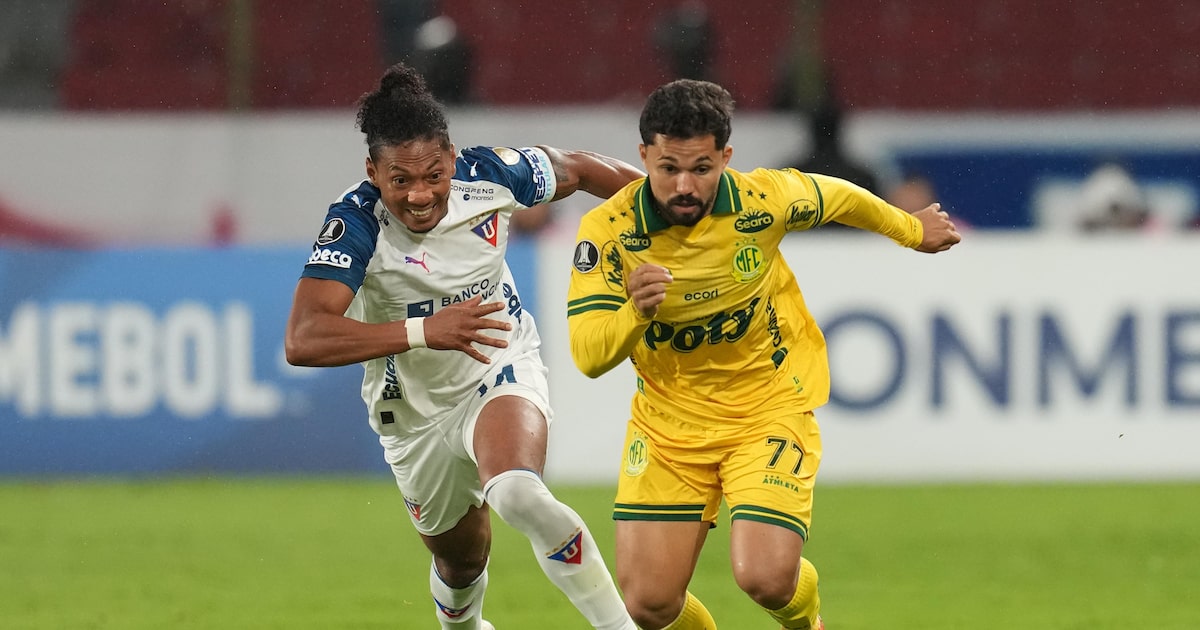 Mirassol jogadores decepcionados após primeira derrota na Libertadores.