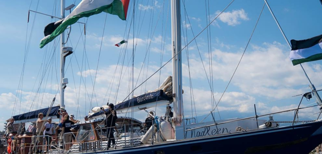 Flotilha Global Sumud zarpa rumo a Gaza para romper bloqueio israelense