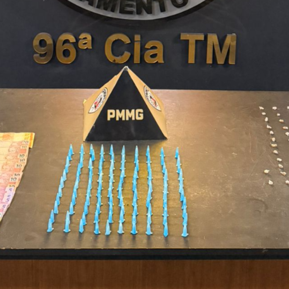 Drogas no Barreiro: dois homens são presos com 110 pinos de cocaína em BH