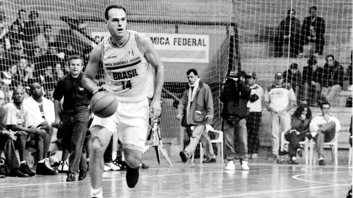 Aos 68 anos, morre Oscar Schmidt, maior nome do basquete brasileiro