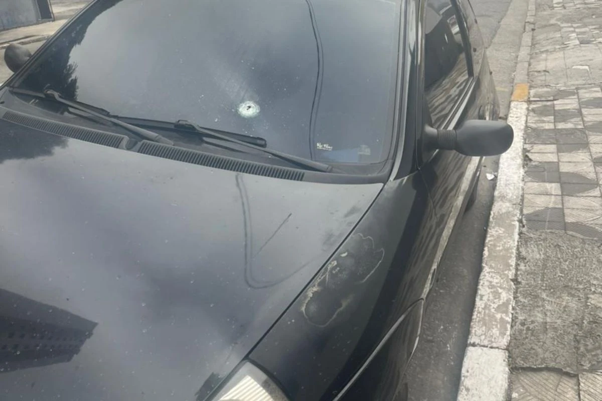 Homem é preso após atirar no carro do vizinho por infiltração em muro