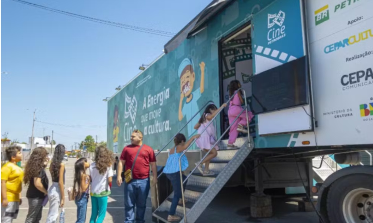 Projeto de cinema gratuito passa por 4 cidades baianas; veja lista