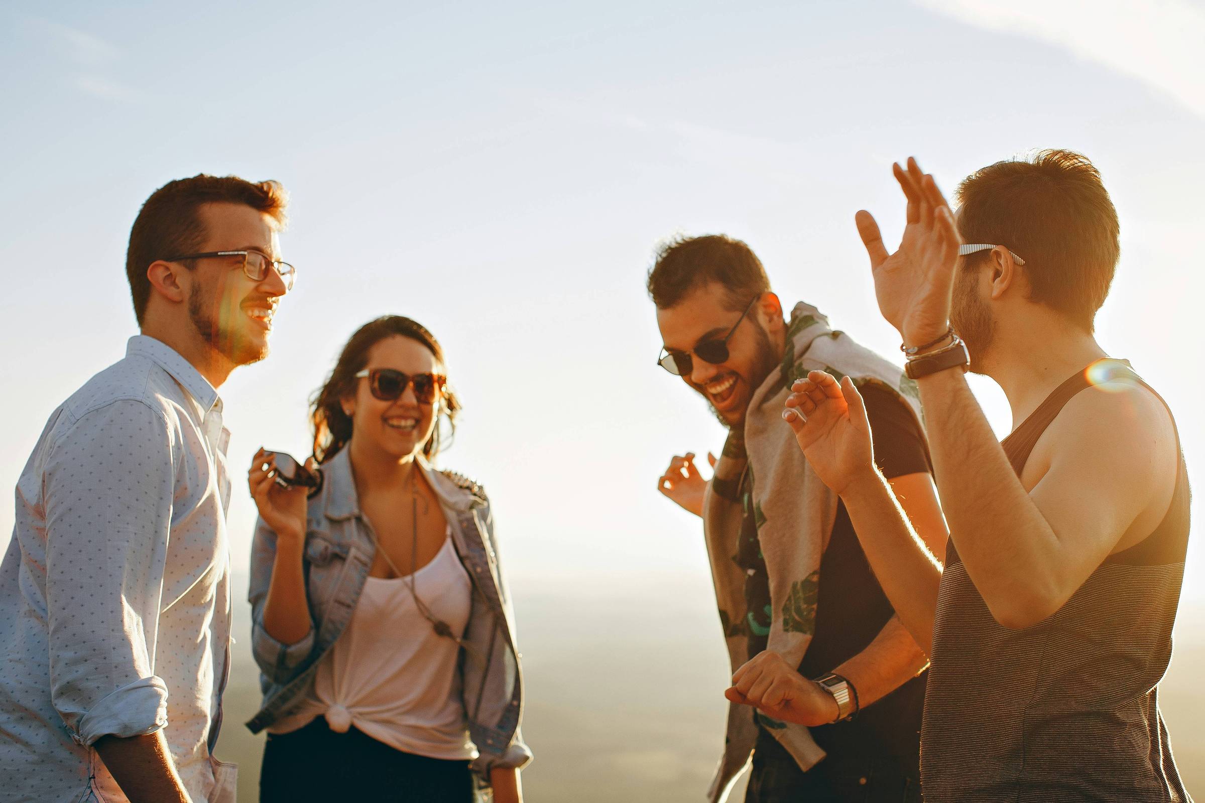 Dia do Amigo: conheça quais são os signos mais leais