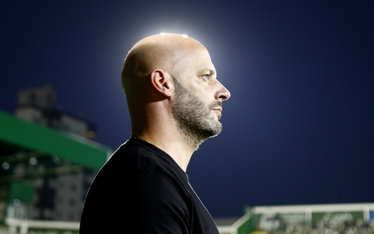 Franclim Carvalho celebra goleada do Botafogo e já projeta reencontro com a Chapecoense