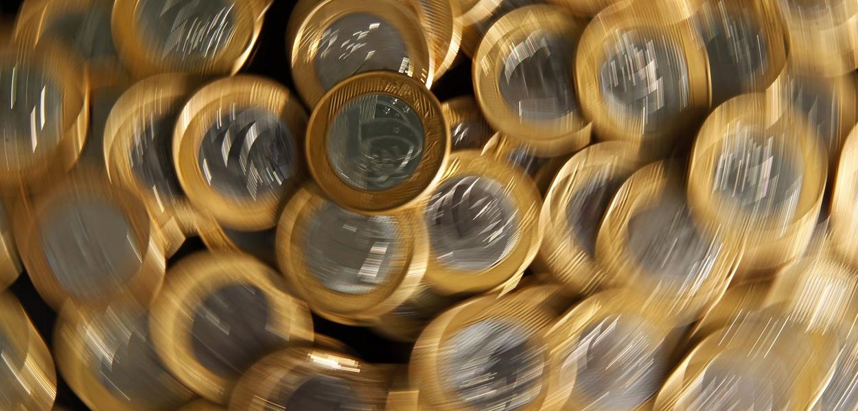 Endividamento atinge 67% dos brasileiros e 21% já estão com parcelas em atraso, mostra Datafolha