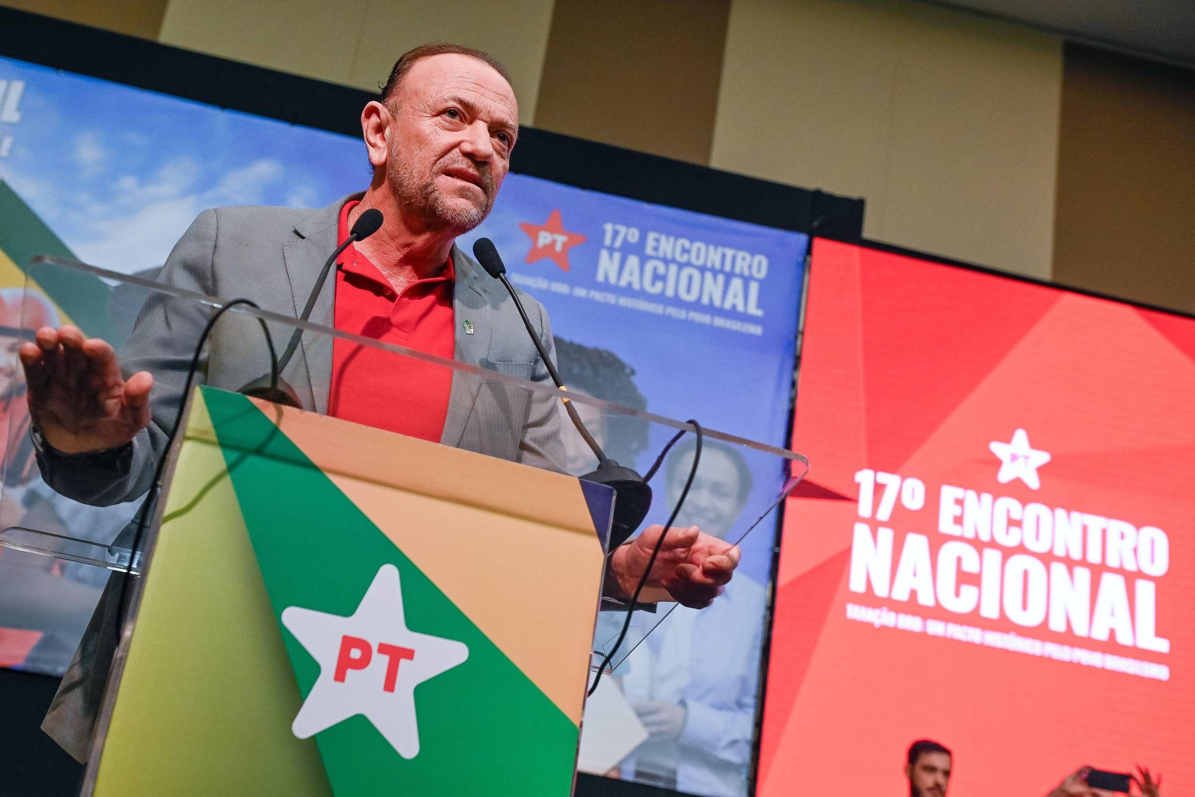 PT defende aliança com direita liberal contra bolsonarismo