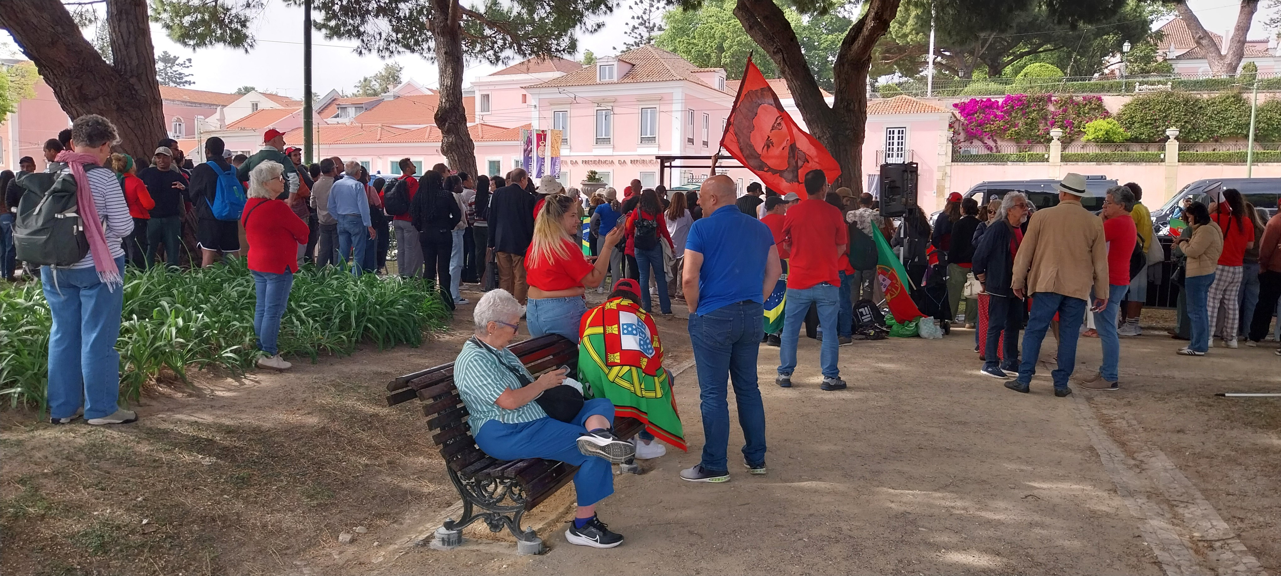 Lula se despede da Europa em Portugal e diz que viagem foi ʽmaravilhosaʼ