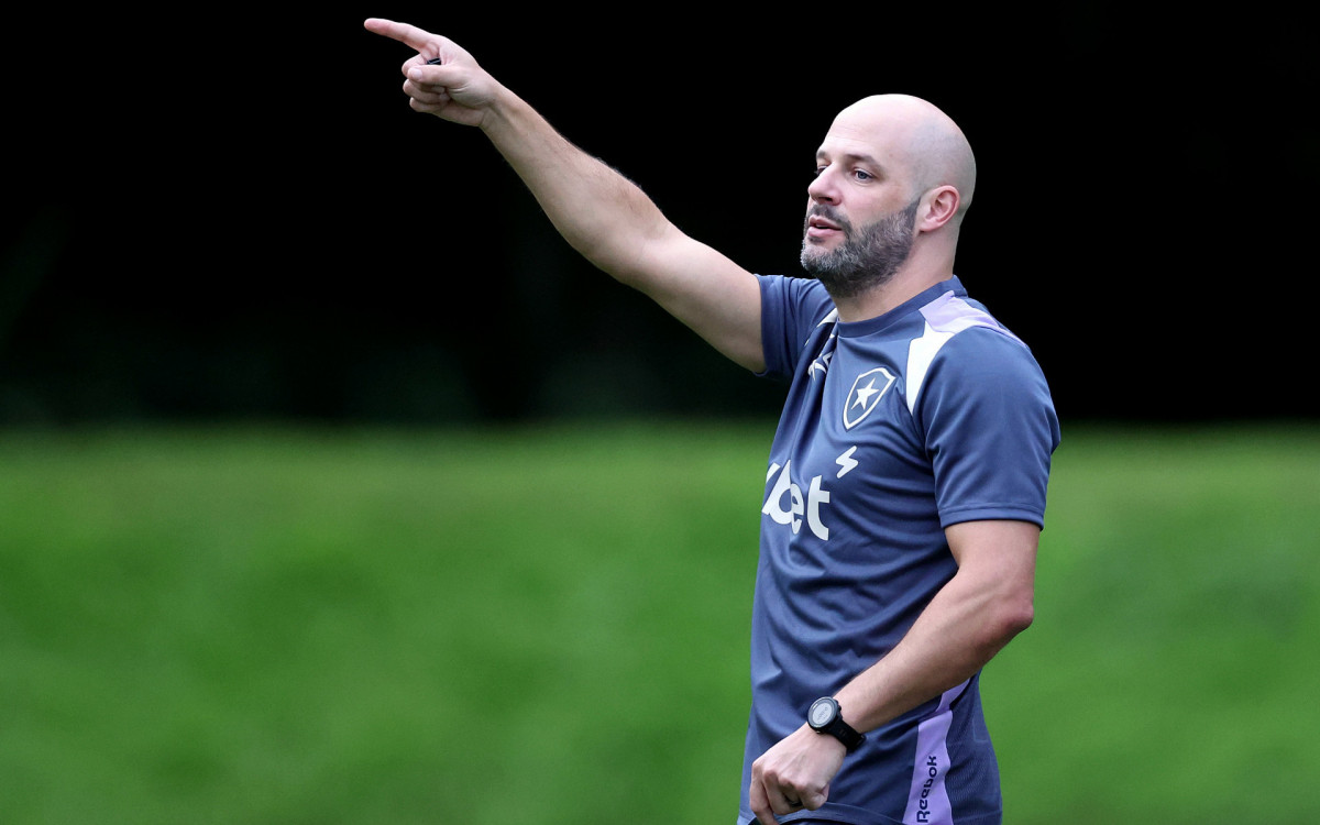 Botafogo x Chapecoense: onde assistir, escalações e arbitragem