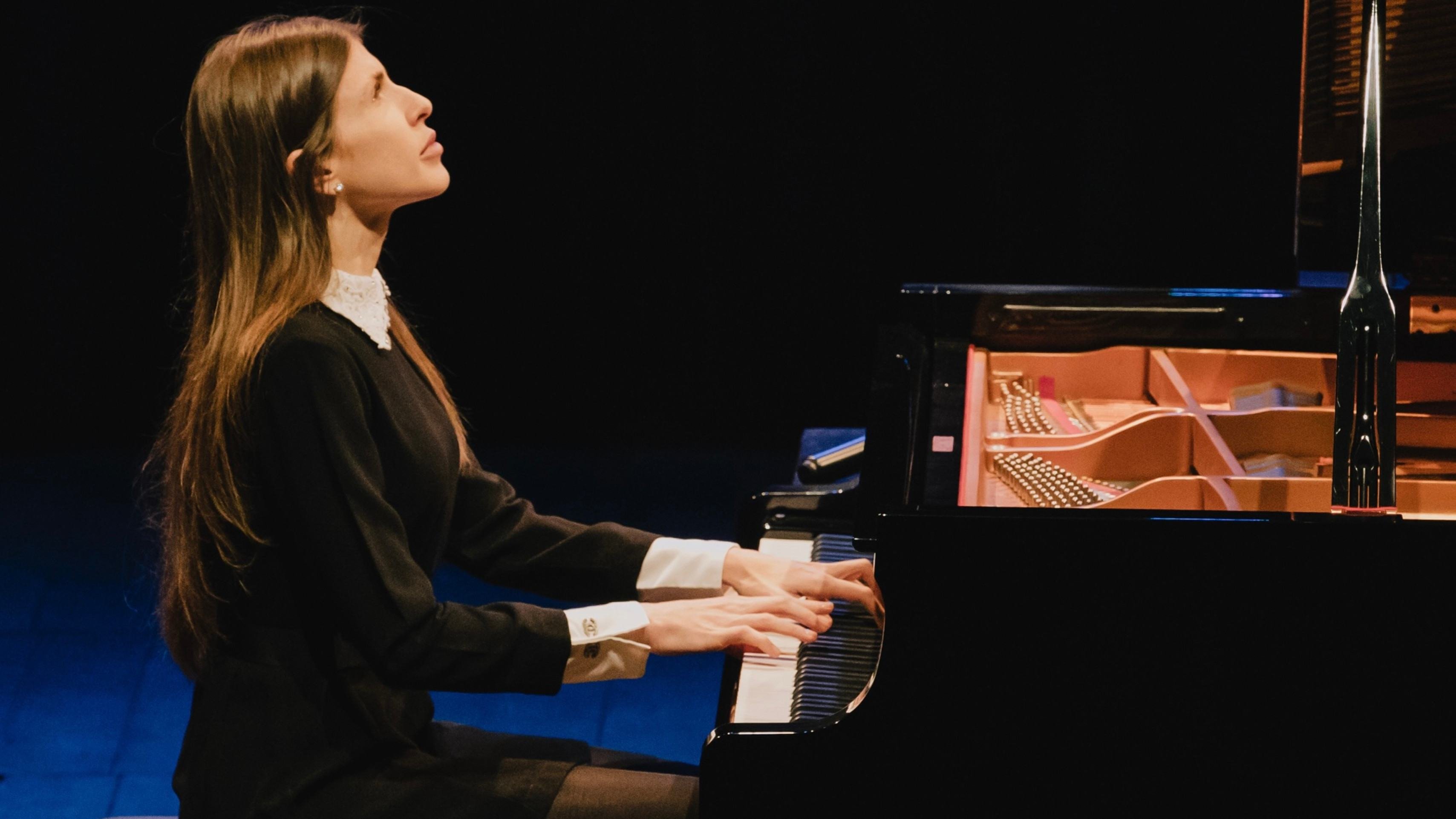 Juliana D'agostini anuncia "Urbana", projeto que une música de concerto e linguagem urbana