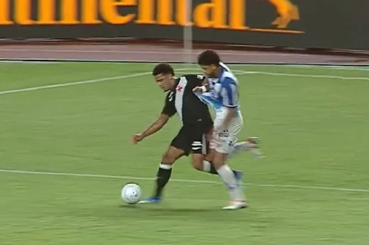 Confira áudio do VAR em gol anulado do Vasco na Copa do Brasil