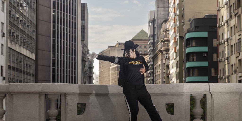 Dança, música e paixão: quem é o cover que mantém Michael Jackson vivo no RS