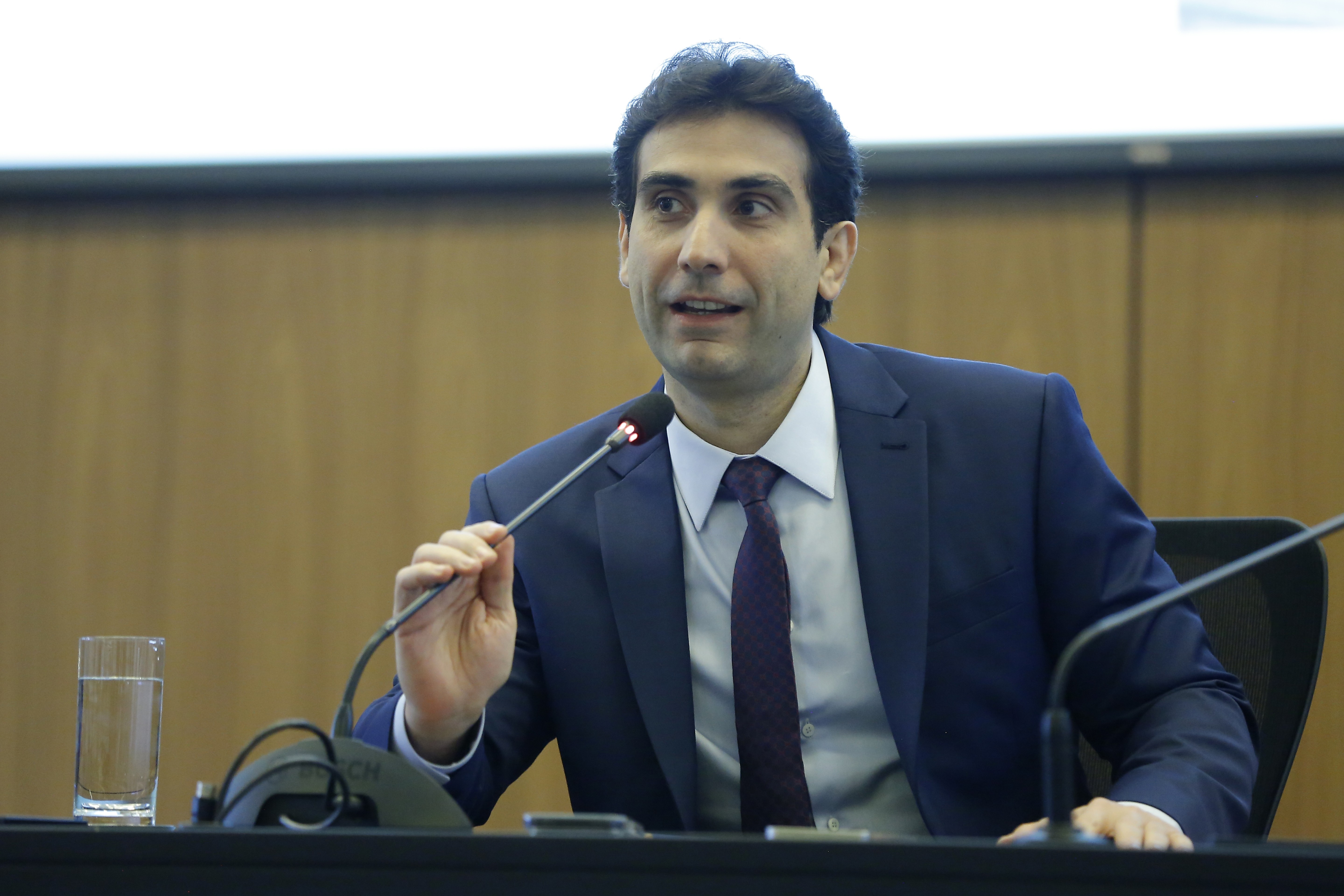 BC e governo aprovam regras mais rígidas para o FGC em meio à crise com Master