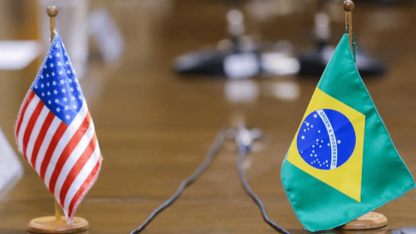 Agente dos EUA é retirado de suas credenciais pelo PF e sai do Brasil.