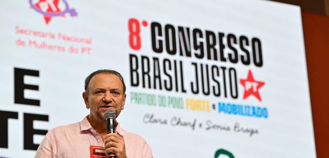 Político Edinho Silva apresenta proposta para reformar o Judiciário brasileiro em reunião.