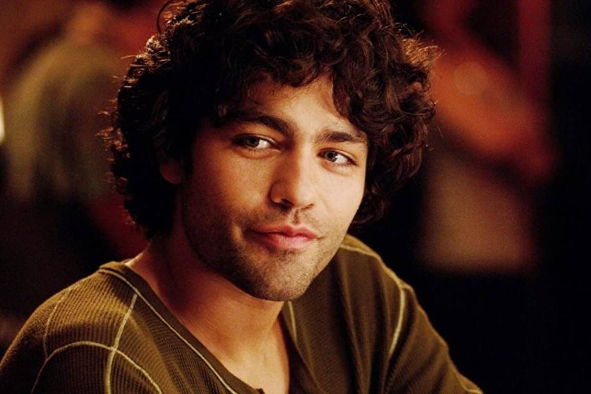 Diretor explica ausência de Adrian Grenier em 'O Diabo Veste Prada 2'