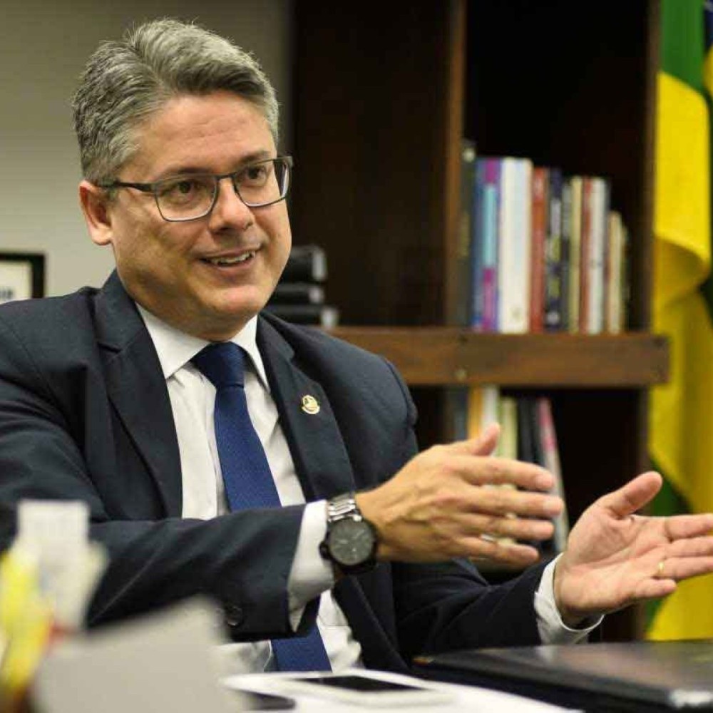 Família de Moraes processa senador por fala sobre PCC e Banco Master