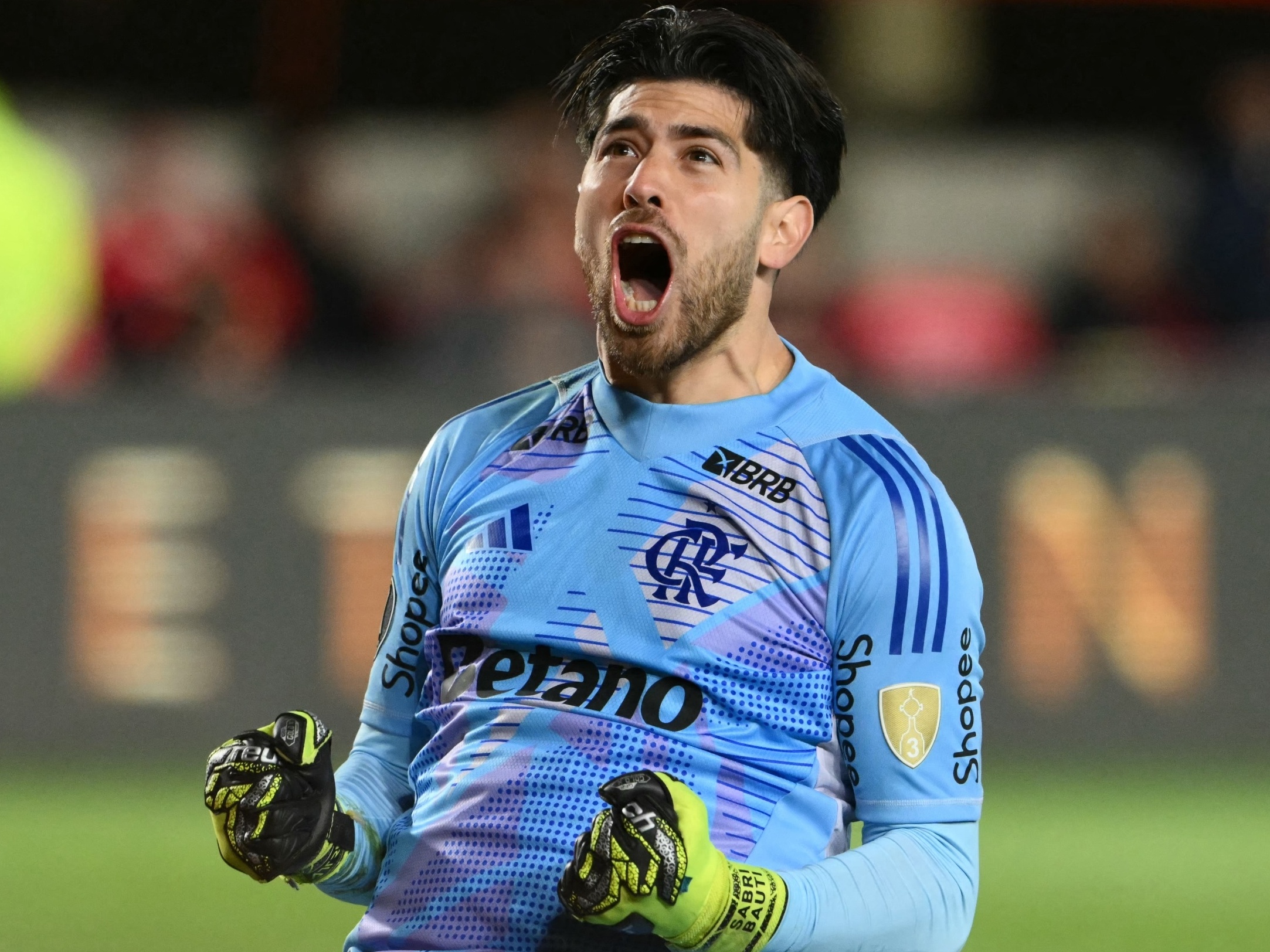 Rossi vai de relegado a carrasco do Estudiantes em pênaltis por Fla e Boca