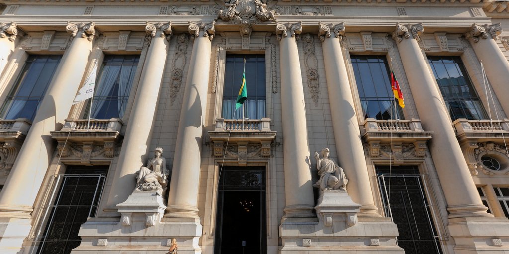 Pesquisa Quaest para o governo do RS mostra Juliana Brizola com 24% e Zucco com 21%